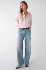 CLASSIC BUTTON UP SHIRT