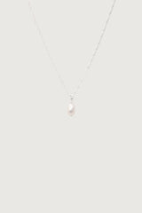 PEARL PENDANT NECKLACE