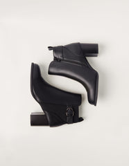Elastic Side Detail Block Heeled Boots